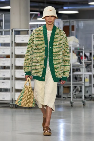 Look 43